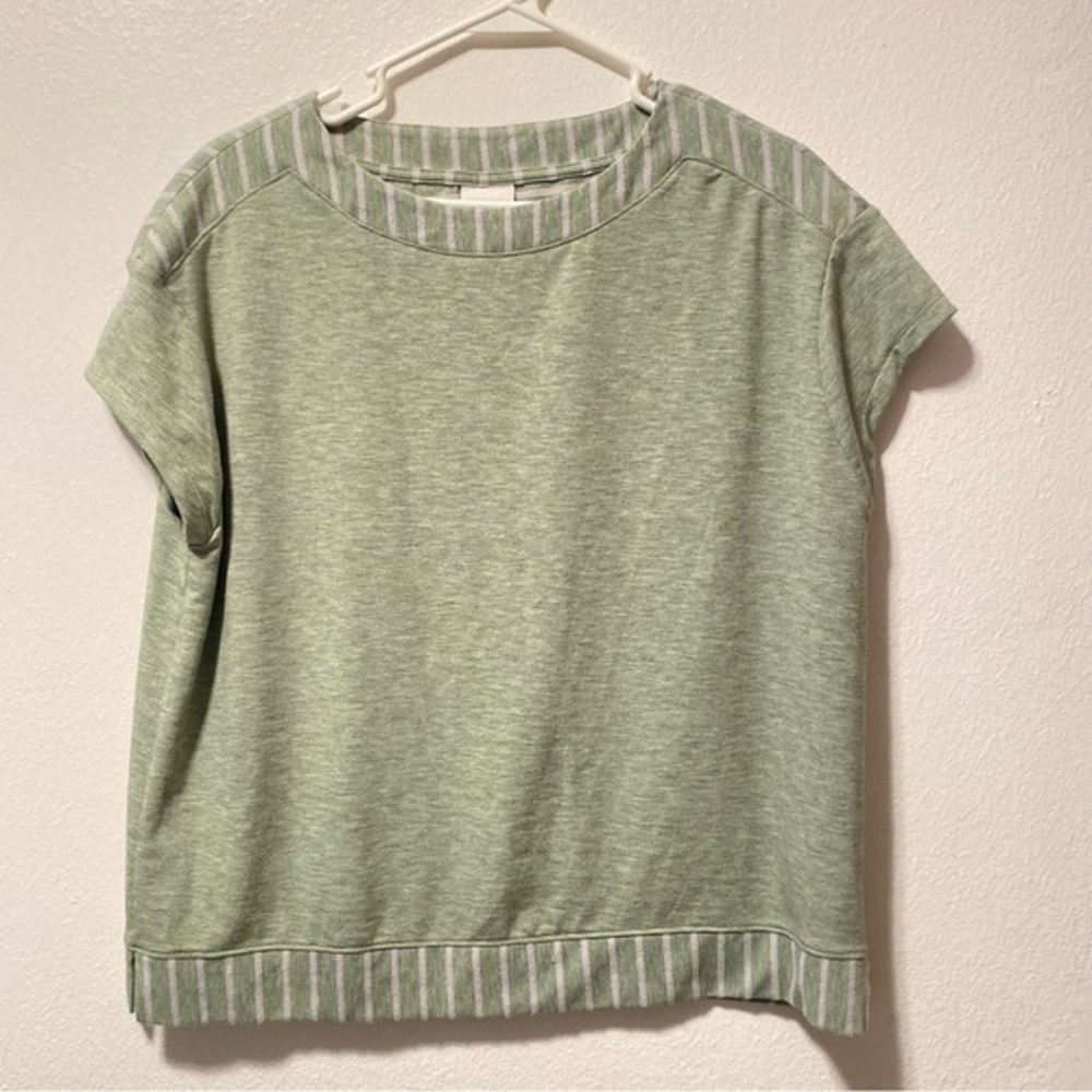 Weekends By Chico’s Shirt Women’s 1 Green Short Sleeve Bottom Side‎ Slit